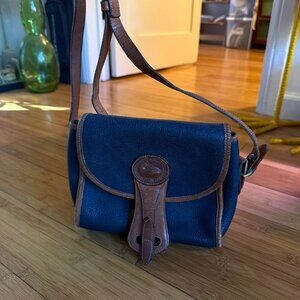 ✨ Vintage Dooney & Bourke All-Weather Leather Crossbody Bag ✨